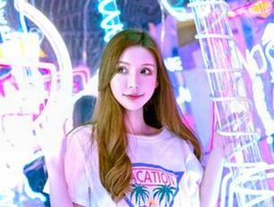 Feilin嗲囡囡 – 文芮jeninfer与粉色的约会，图库分享是个小八卦
