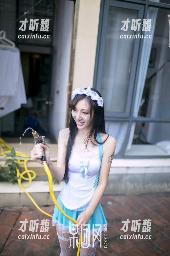 GIRLT果团网 - 从秘书到女神：跟随莫雅淇的美图图集开启新视界！