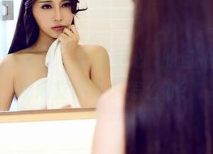 IMiss爱蜜社 – 翻阅梦心玥的自拍图册，瞬间觉得我该怎么办？