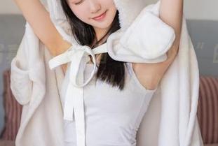 免费写真，喵糖映画“吃鸡少女”的魅力，绝对会让你眼馋。