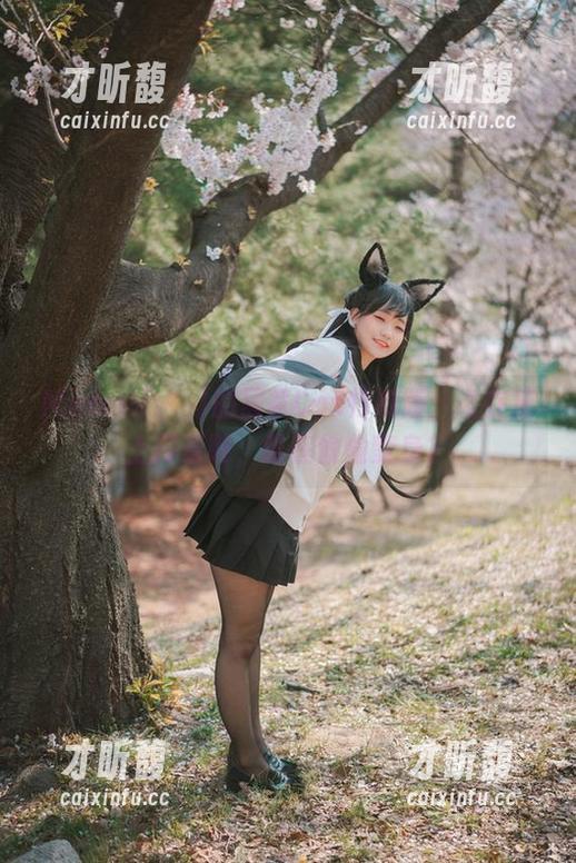 Mimmi(밈미)的居家Cos特别版：谁在床上打着盹，谁在偷偷变身？