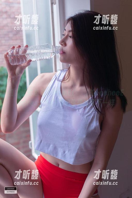 图集里的叛逆：Min.E(민이)的LeeheeExpress–LERB和你想的可不一样