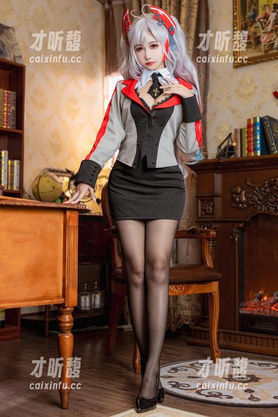 Momoko葵葵 一边看Momoko葵葵的定制图片,一边觉得柴郡真不愧是经典。
