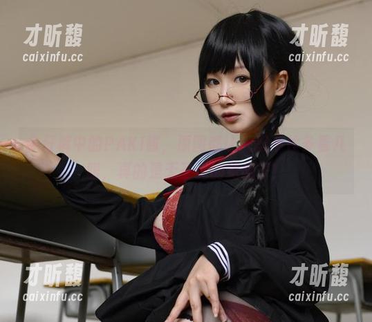 PAKI酱 牛仔裤中的PAKI酱,原图都让人忍不住多看几眼,真的是无圣光的绝绝子!