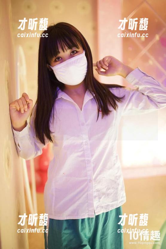 ROSI口罩 ROSI红色蕾丝写真:這色调真迷人啊,不过配合的姿态似乎有点小心翼翼?