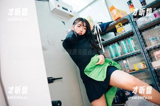那些年的Sonson(손손)制服美图合集：每张都像在说爱你！