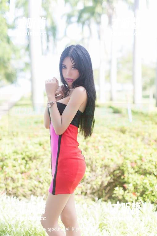 TGOD推女神-雪瑞Lisa TGOD推女神 - 网袜诱惑:雪瑞Lisa的美腿套图,让我想悄悄推翻道德底线?