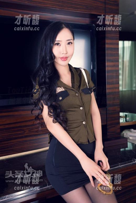 TouTiao头条女神 - 曲佑熙的网袜攻略：图集中精选那些让人忍不住想打招呼的卖萌瞬间！