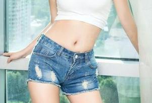 TouTiao头条女神 – 在红裙中迷失：李思彤写真资源的致命吸引力