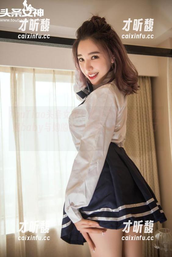 TouTiao头条女神-杨漫妮baby TouTiao头条女神 - 图片里的情愫:杨漫妮baby与她的甜心定制,简直太吸引了!