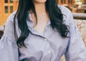 TouTiao头条女神 – 精选写真里的女神：王紫琳，草帽美少女简直太会玩了吧。