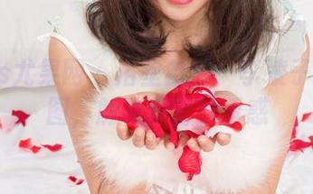 UGirls尤果网 – 浴室魅影：李凌子高清原图，触动感官的诱惑
