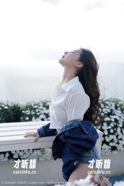 Xiuren秀人网-Lavinia肉肉 Xiuren秀人网 - 不知道Lavinia肉肉修女的写真怎么更新了,反正花痴了一整天!