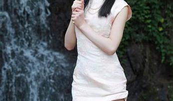 Xiuren秀人网 – 小心，MODEL伊若的网袜图集会让你的心怦怦直跳，没事继续看吧！