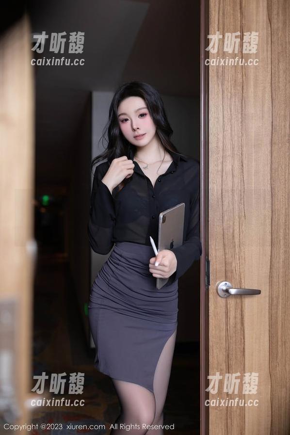 Xiuren秀人网 - 被严利娅Yuliya的夏日写真击中，套图让人想偷偷保存到心里！