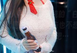 Xiuren秀人网 – 小兔纯纯的“白色”私拍，简直就是那种推墙上去也不想下来的感觉，太迷人了吧…