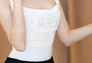 Xiuren秀人网 – 林文文yooki的JK–图片里的甜蜜，原图更添几分暧昧！