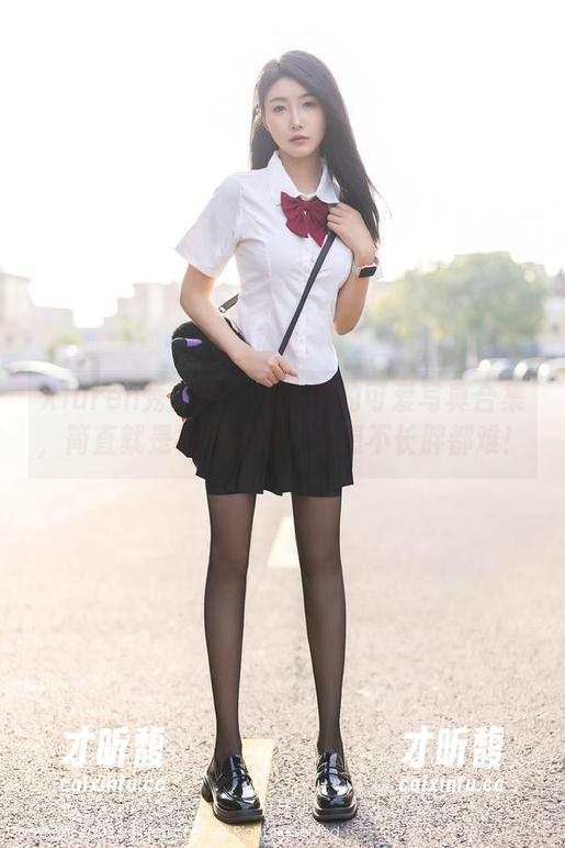 Xiuren秀人网-艾小青 Xiuren秀人网 - 艾小青的可爱写真合集,简直就是视觉糖果,真想不长胖都难!