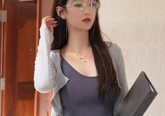 Xiuren秀人网 – 集合完美：雨儿baby私房套装合集，真的让人忍不住想多看几眼