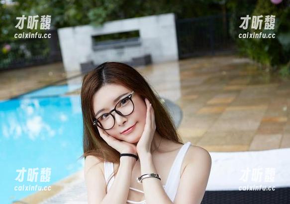 YouWu尤物馆-俞夕梦 YouWu尤物馆 - 俞夕梦的美足写真用照片让你感受脚的优雅,真的是,不被我这双老皮鞋所束缚啊!
