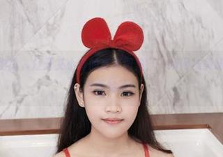 YouWu尤物馆 – 打开艾小青的高清图集，一场网袜美腿的温柔邂逅就开始了！