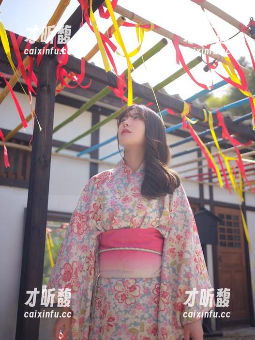 wuyo(우요)蕾丝：每一张都像是我的天边星星，分享的时候我竟然有点害羞！