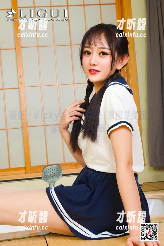 丽柜-Vicky 丽柜 - Vicky与她的女友:原图是美丽,套图里藏着故事!