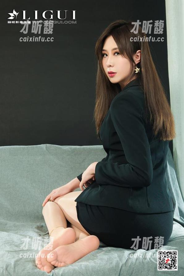 丽柜-小璐璐 丽柜 - 看小璐璐怎么驾驭黑色:免费图集随便看,别客气!