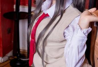 从菜刀到镜头：九九八吖的全套厨娘写真，骚气十足！