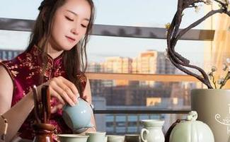 克拉女神 – 舒彤女仆变格，高清图库里的惊喜瞬间！