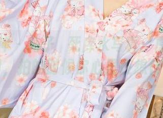 克拉女神 – 高子琁死库水写真：原图让人想问，拍的时候你心里在想什么？