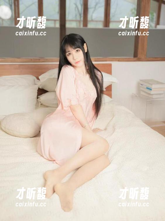 十万口草莓粥粥 微密圈 - 大伙儿,十万口草莓粥粥携蕾丝来袭:高清作品,不小心画面太美!