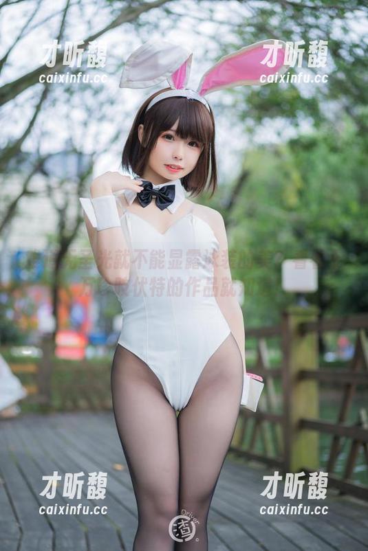 十万珍吱伏特 难道无圣光就不能显露泳装的美?看看十万珍吱伏特的作品就知道!