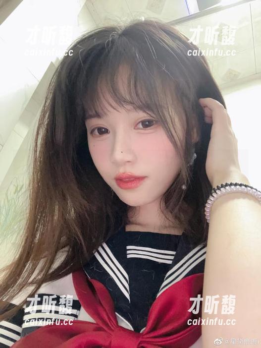 千反田鹿子 千反田鹿子:日常中的福利光环,让我忍不住想多看几遍!