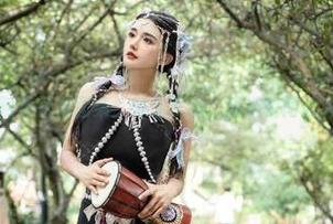 微密圈 – 古阿扎短裙图集：轻盈飘动，精选瞬间让人心怦怦跳！