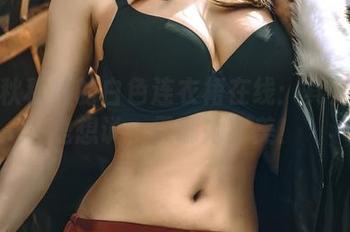 夏小秋秋秋的白色连衣裙在线：其实我只是想说，天哪她真美！