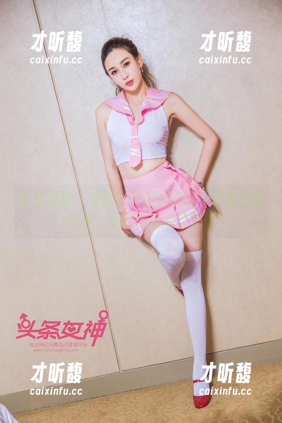 头条女神-易阳 头条女神 - 易阳分享的超级碗杯健身辣妹合集,心跳加速的节奏感
