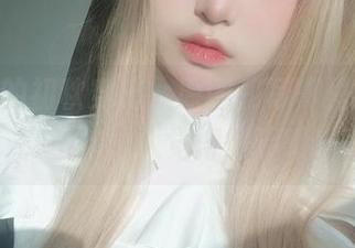 女主K的初秋穿搭，原图和写真里的微光交错，让人觉得好温暖！