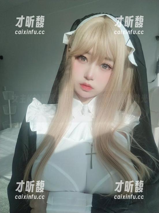 女主K 女主K的初秋穿搭,原图和写真里的微光交错,让人觉得好温暖!