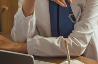 如月灰蓝白竞泳图集：看她在水里如何把‘湿’与‘美’结合得天衣无缝