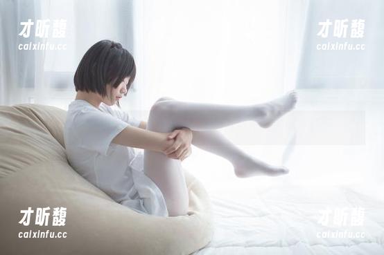 少女秩序 - 寒冬里的阳光：小满吊带作品的暖意精选