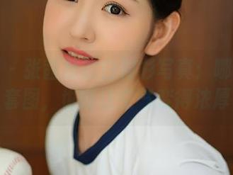 尤蜜荟 – 张茜茹的白衬衫写真：哪怕只是套图，也能让空气变得浓厚