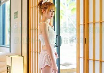 推女神 – 呃，陈嘉嘉Tiffany的礼服竟然有这样细腻的高清触感！图片里每一个褶皱都在诉说故事！