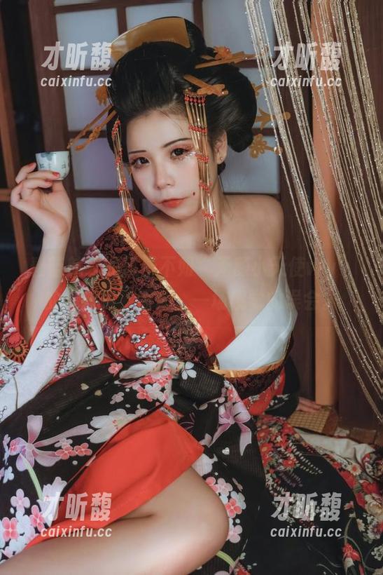 无颜小天使wy 碧蓝航线的风景不如“无颜小天使wy”的红旗袍,图册:一场视觉的误会。
