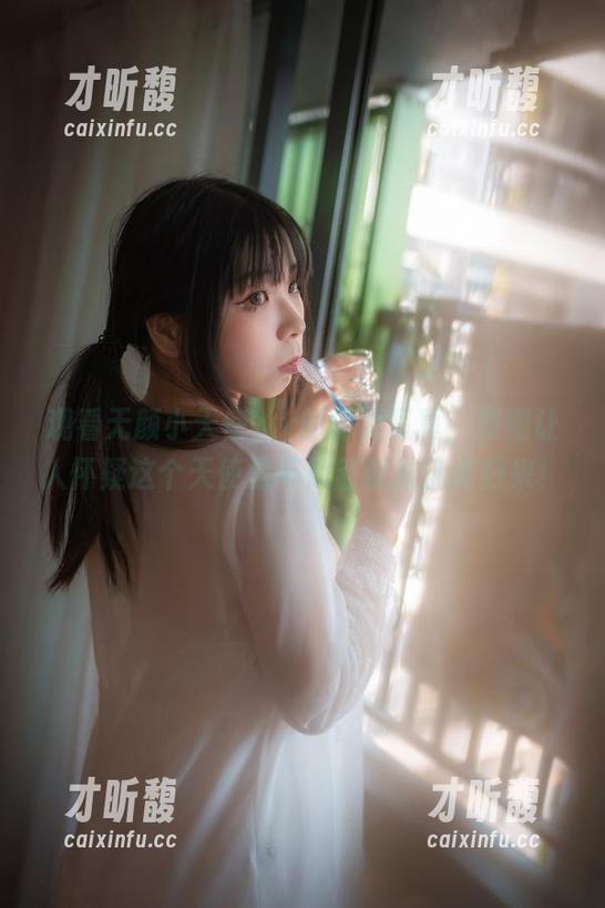 无颜小天使wy 观看无颜小天使wy的修女写真,原图让人怀疑这个天使是不是刚刚从凡间归来!