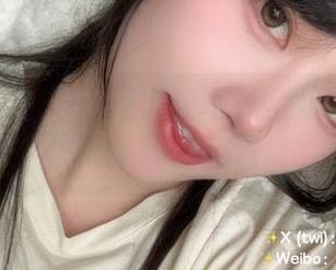 吊带与是一只废喵了：写真全集让人捧腹，快来体验我的日常！