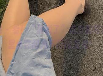 微密圈 – 看！“桃脱了”这次的写真，裤里丝在阳光下闪闪发光！