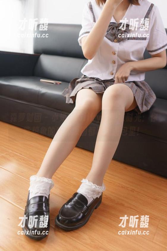 森萝财团 - 小奶糕Milky的居家时光：你能想象的所有原图都藏在图包里！