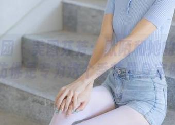 森萝财团 – 美图芬芳：默陌和她的白丝网鞋，仿佛是专为这个季节量身定做的！