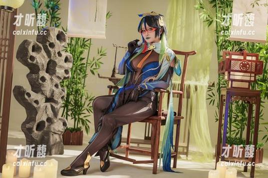 洛璃LoLiSAMA 私房小分享:洛璃LoLiSAMA的旗袍美图,真是高难度的时尚挑战!